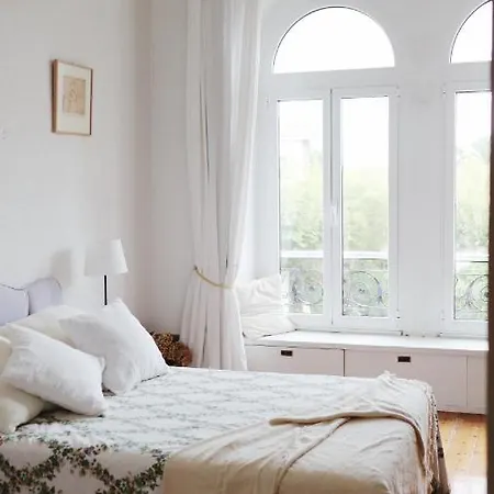 Teodora Villa *